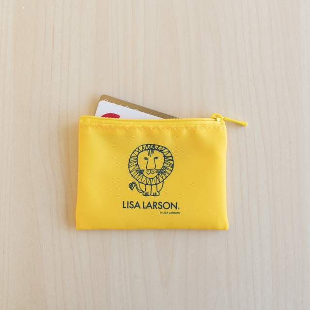 印鑑やカードなども入る