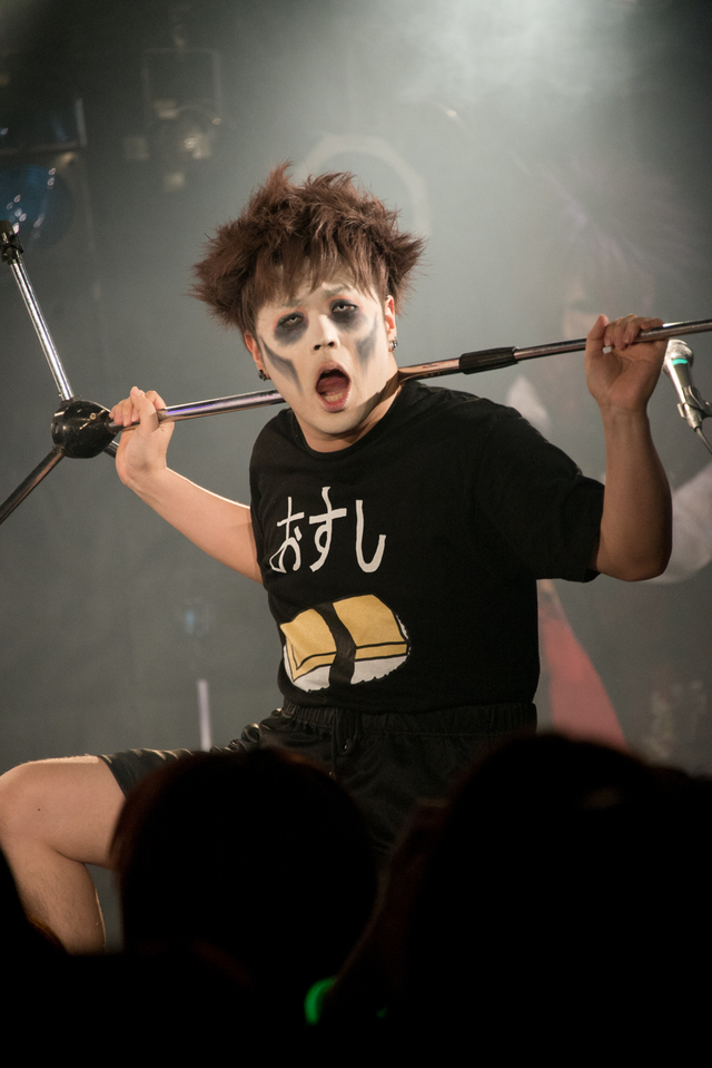 突如乱入してきたNoGoD・団長。