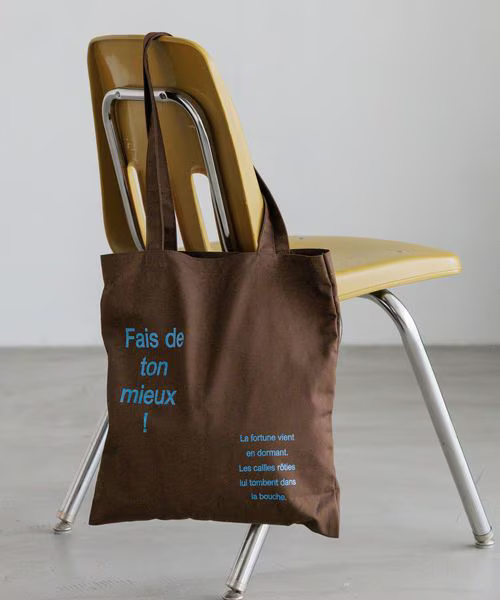 【LOWRYS FARM】「ロゴプリントトート」2,990円(税込)