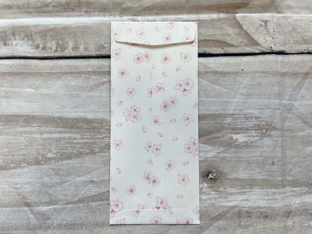 裏面も桜の総柄で豪華♪