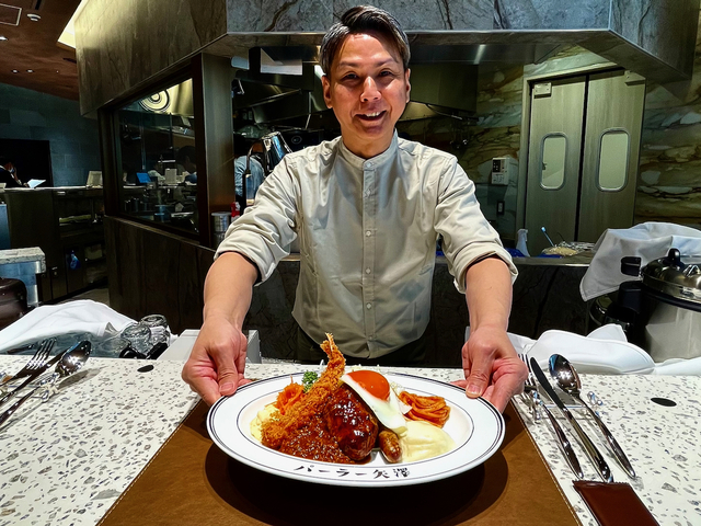 【パーラー矢澤】店長の奥野太郎さん。「この店で僕が好きな料理は、ハンバーグ、エビフライ、ローストビーフです」