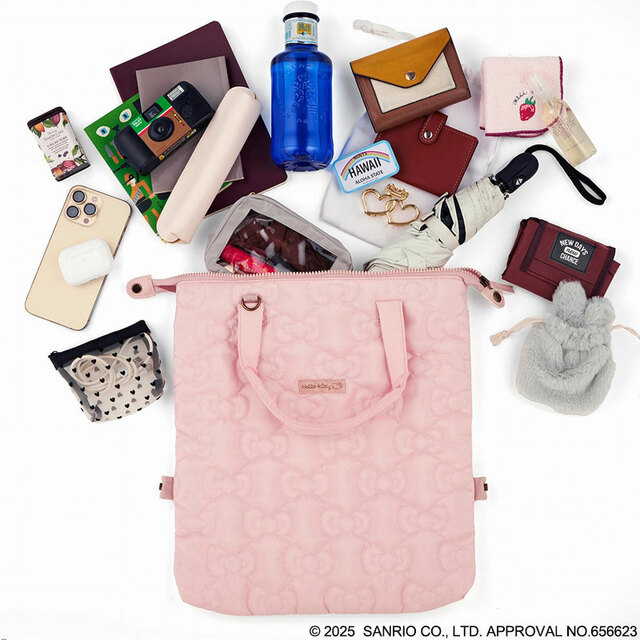 【『HELLO KITTY リボンな3wayキルティングBAG BOOK キュートPINK』(宝島社)】たくさん入るのがうれしい!