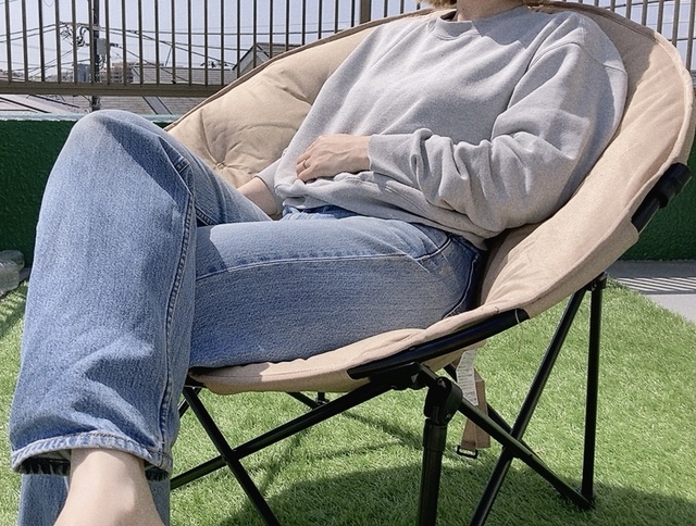 【アイリスオーヤマ HUGEL≪ヒューゲル≫ムーンチェアコンパクト】リラックスして座れます