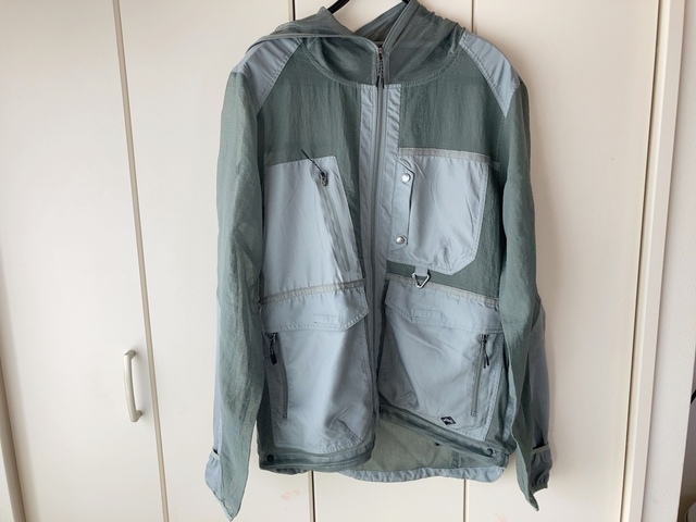 【ワークマン エアロガードステルスジャケット】生地のほんのりした光沢感も相まって高級感があります