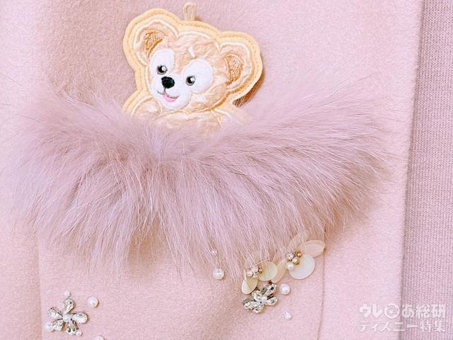 コートのポケットに覗かせて