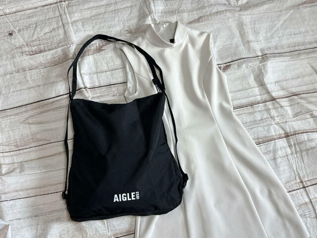 綺麗めなミニワンピースに合わせる時はトートバッグとして♪