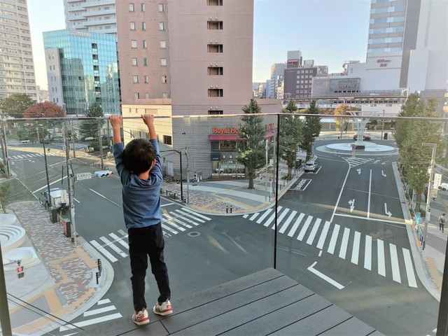 【OMO5東京大塚 by 星野リゾート】OMOベースのベランダからは山手線が見えます