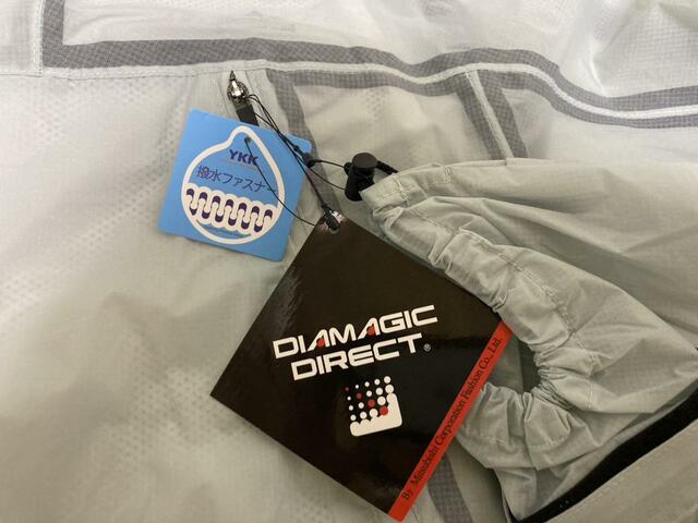 【ワークマン 透湿レインパーカーポンチョ】撥水ファスナーで水の侵入を防ぐ