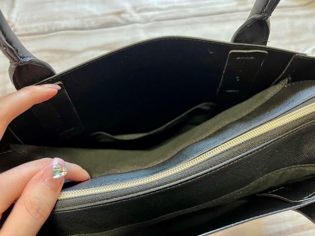 【ファッションセンターしまむら】バック側の収納スペースにはポケットが1つ