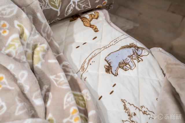 【くまのプーさん ゆったりお買い物フェア】敷パッドのデザイン © DISNEY. Based on the