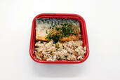 【角上魚類の刺身・寿司・惣菜ランキング 7位】「焼きさばほぐし飯」1パック　550円（税込）