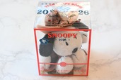 【『SNOOPY 2026 午 カウボーイスヌーピーのぬいぐるみポーチ BOOK』（宝島社）】価格：4,389円（税込み）サイズ（約）：全長22cm