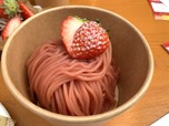 〈苺の生搾りモンブランカフェ〉（苺の生搾りモンブラン 1,200円）