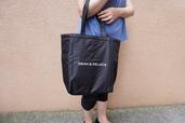 【GLOW8月号付録「DEAN＆DELUCA　保冷機能付きデイリーBIGトート」】腕にかけたり肩掛けしたりできる