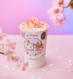 「トムとジェリー×タリーズ コーヒーコラボレーション」桜舞う 苺チーズケーキラテ
