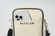 【BAYFLOWショルダーバッグ（アイボリー）】スマホが入るフロントポケット