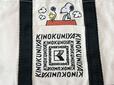 前面にスヌーピー＆ウッドストック、紀ノ国屋ロゴの刺繍入り