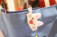 【「誕生50周年記念 ノンタン ずっとともだち!!!」展】ノンタン 前髪クリップ(1,430円)/バッグのアクセントにしても可愛い