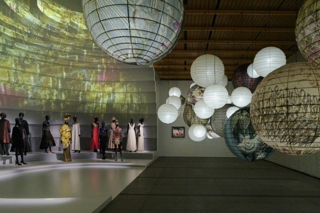 「クリスチャン・ディオール、夢のクチュリエ」展　会場風景