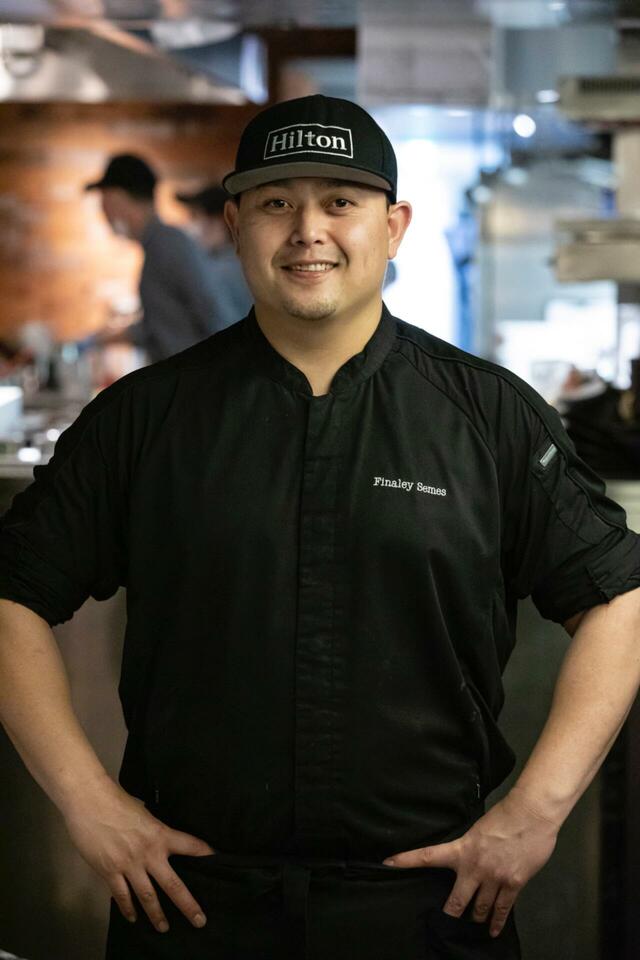 「フィナリー・セメスさん　メトロポリタングリル料理長」【【ヒルトン東京】苺とお肉の無限ループ！“ミートアフタヌーンティー”と一緒に“ストロベリースイーツ”が食べ放題”が楽しめる！】