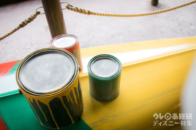 カヌーの上に置かれた缶の形が…!