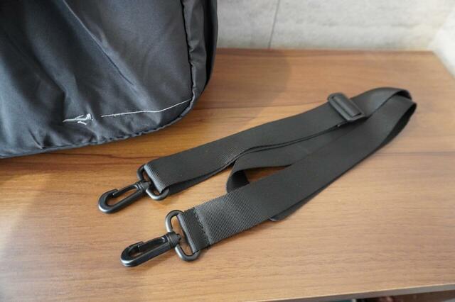 ショルダーストラップは最長で199cm伸ばせる