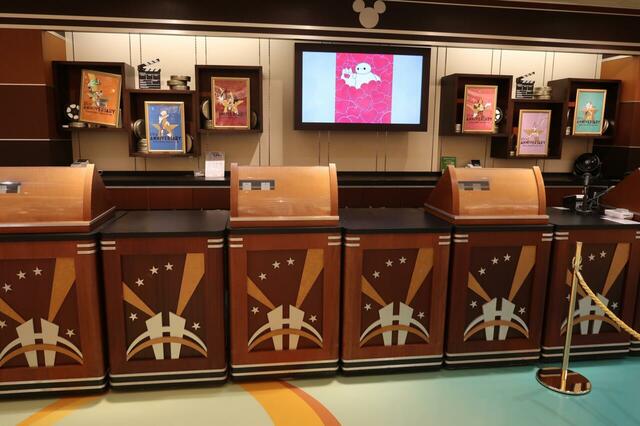 「ディズニーストア 東京ディズニーリゾート店」