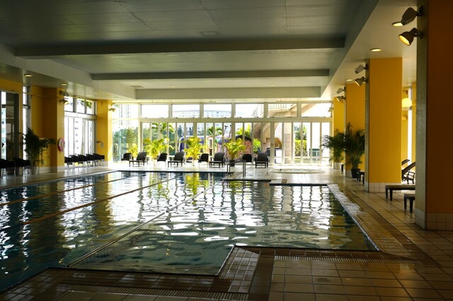 【オリエンタルホテル 沖縄リゾート＆スパ】インドアプール