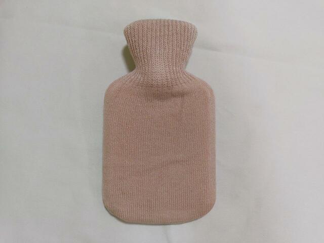 裏面は、シンプルな無地