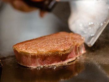 A5黒毛和牛食べ放題イメージ【鉄板焼レストラン「銀座のステーキ」新宿店2025年11月29日（土）オープン】