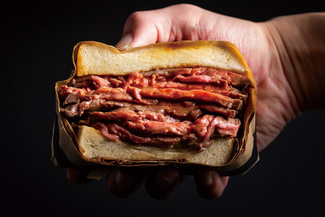 「東京〈壱乃屋〉」＜価格：牛肉サンド（1個）1,400円＞【「551 HORAI 豚まん」に「らぁ麺 すぎ本」も！日本各地の“うまいもの”が松坂屋上野店に大集合！】