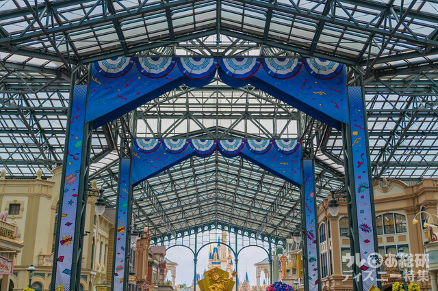 「ドナルドのクワッキー・ダックシティ」デコレーション