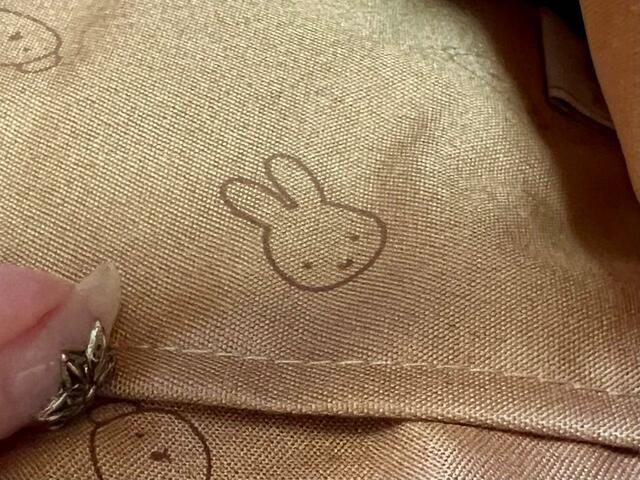 裏地にもミッフィーたちが！ミッフィーとボリスのお顔の総柄