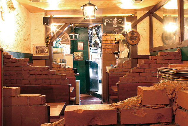 ゴールドラッシュ 新宿店 内観