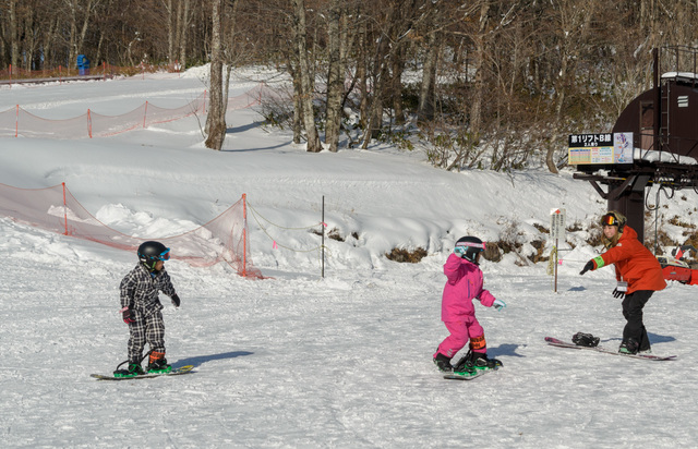 まずは真っ直ぐ滑る練習から｜JAPAN SNOWBOAD ACADEMY たんばら校
