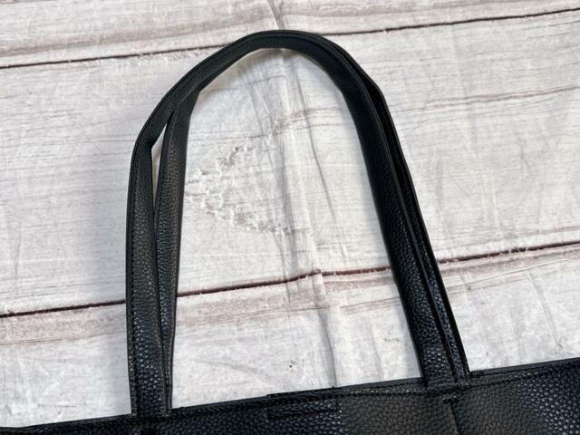 持ち手は長めで、厚手のアウターを着込んでもラクラク肩がけが可能！