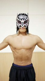 マッチョアイドルグループ「マッチョ29」メンバー　マスク・ド・ISHI（168cm/67kg）20歳