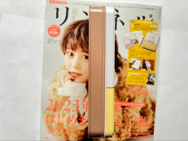 【リンネル2023年2月号 缶BOX】裏面の淡いブラウンがミルクチョコレートのよう
