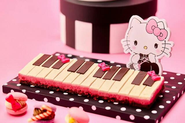 「ハローキティの夢みるピアノケーキ」【京都センチュリーホテルが「ハローキティのときめきスイートパーティ」開催】