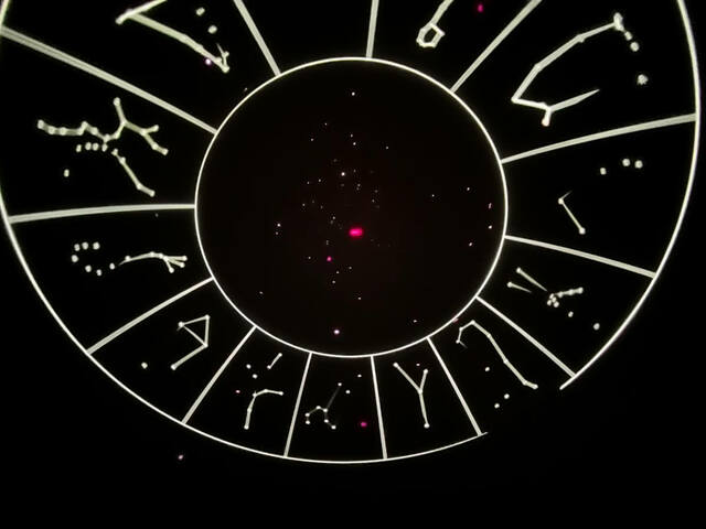 宇宙を旅する『ソラリアン』。プラネタリウム的な内容も