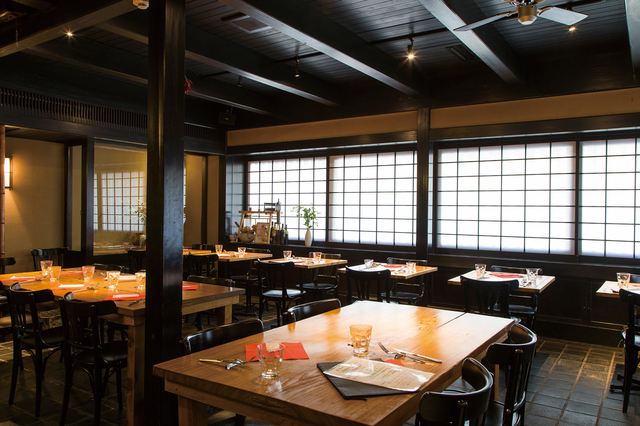 北鎌倉 ・Takeru Quindici／障子や柱が織りなす和テイストの店内。