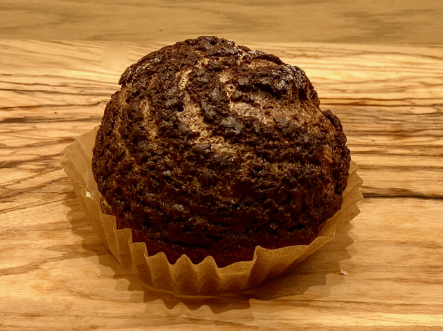 ピスタチオの風味を味わえる「大人のピスタチオシュー」／セテュヌ ボンニデー