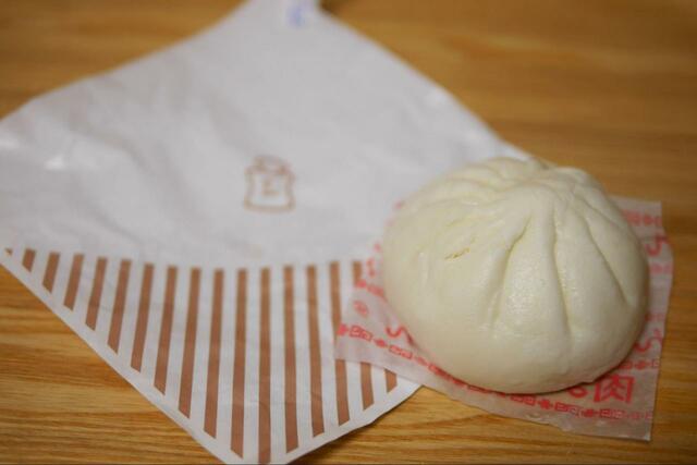 【ローソン ジューシー肉まん】価格は140円（税込）