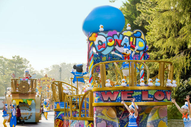 「クワッキーセレブレーション★ ドナルド・ザ・レジェンド!」のようす【「ディズニー・パルパルーザ“ドナルドのクワッキー・ダック!ダック!ダックシティ!”」】