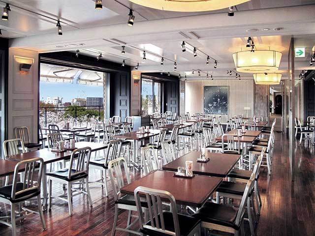 上野 精養軒 Caferant Le Landaulet（上野）　内観