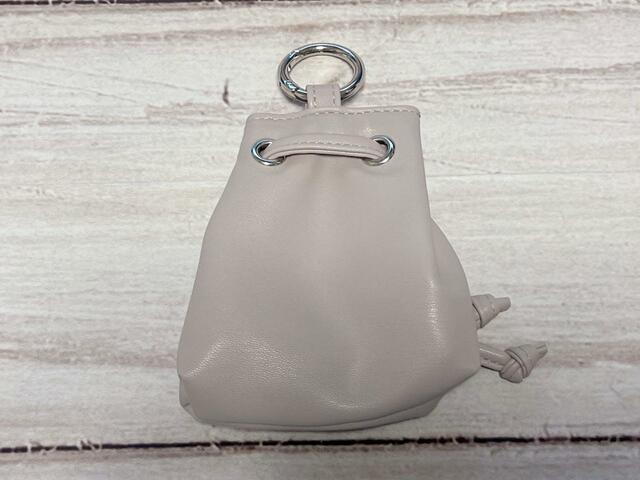 バックのフォルムもかわいい♪