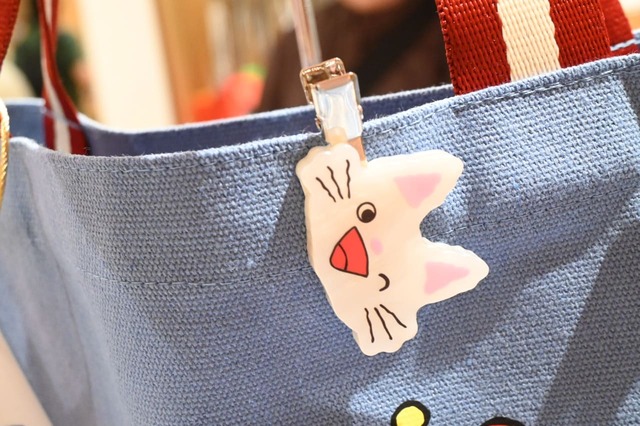 【「誕生50周年記念 ノンタン ずっとともだち!!!」展】ノンタン 前髪クリップ（1,430円）／バッグのアクセントにしても可愛い