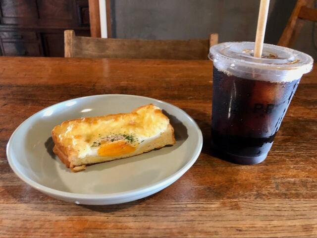 【PRONTO モーニングメニュー　あさごぱんハーフ】あさごぱんを温め直していただきます