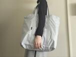 【tower 洗える持ち帰り寿司・ピザが入るかばん】旅行バッグとしても使えるほど大容量サイズ！持ち手は肩にかけられる長さです