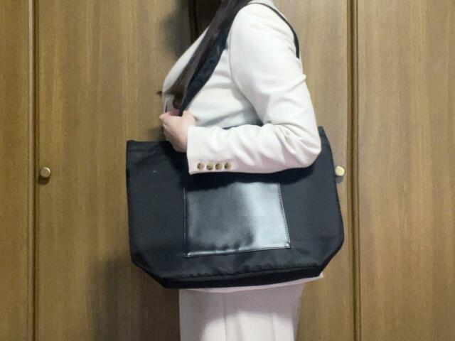 実際に持ってみたサイズ感です